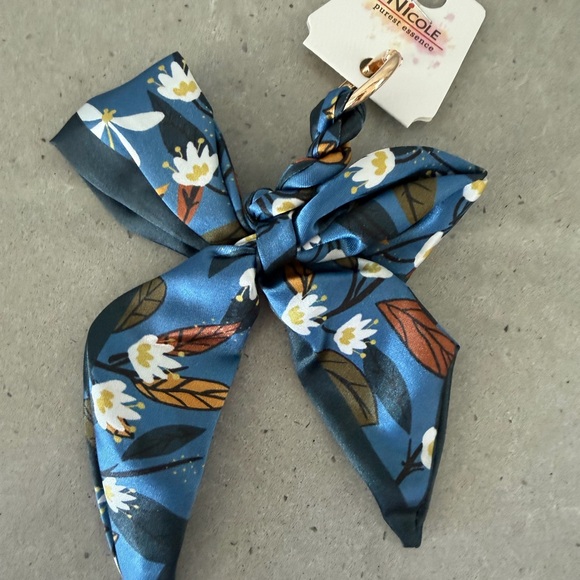 Nicole Bow Key Holder purse or bag Charm in various designs - Picture 6 of 7